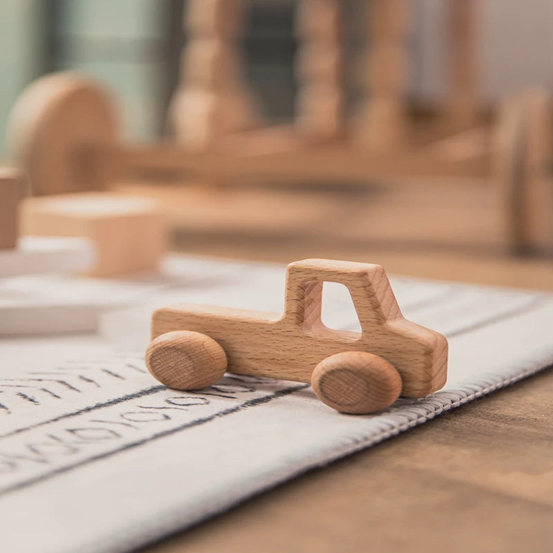 DinoCruze – Montessori-leke i Bøketre med Fantasifull Kjøreglede