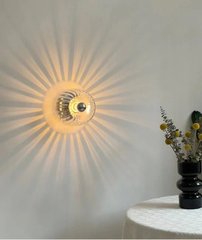 Nordic Glow vegglampe i Bauhaus-stil – Skandinavisk eleganse med stemningsfull belysning