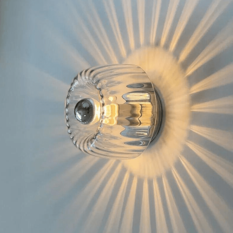 Nordic Glow vegglampe i Bauhaus-stil – Skandinavisk eleganse med stemningsfull belysning