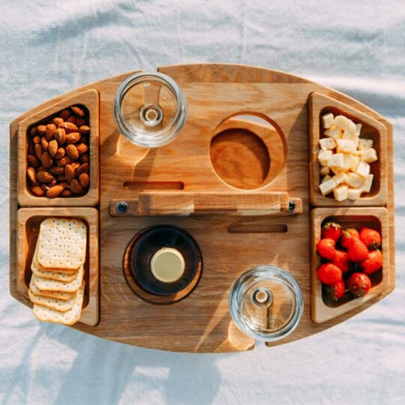 WineNest – Sammenleggbart Vinbord i tre med Glassholdere for Piknik og Hage