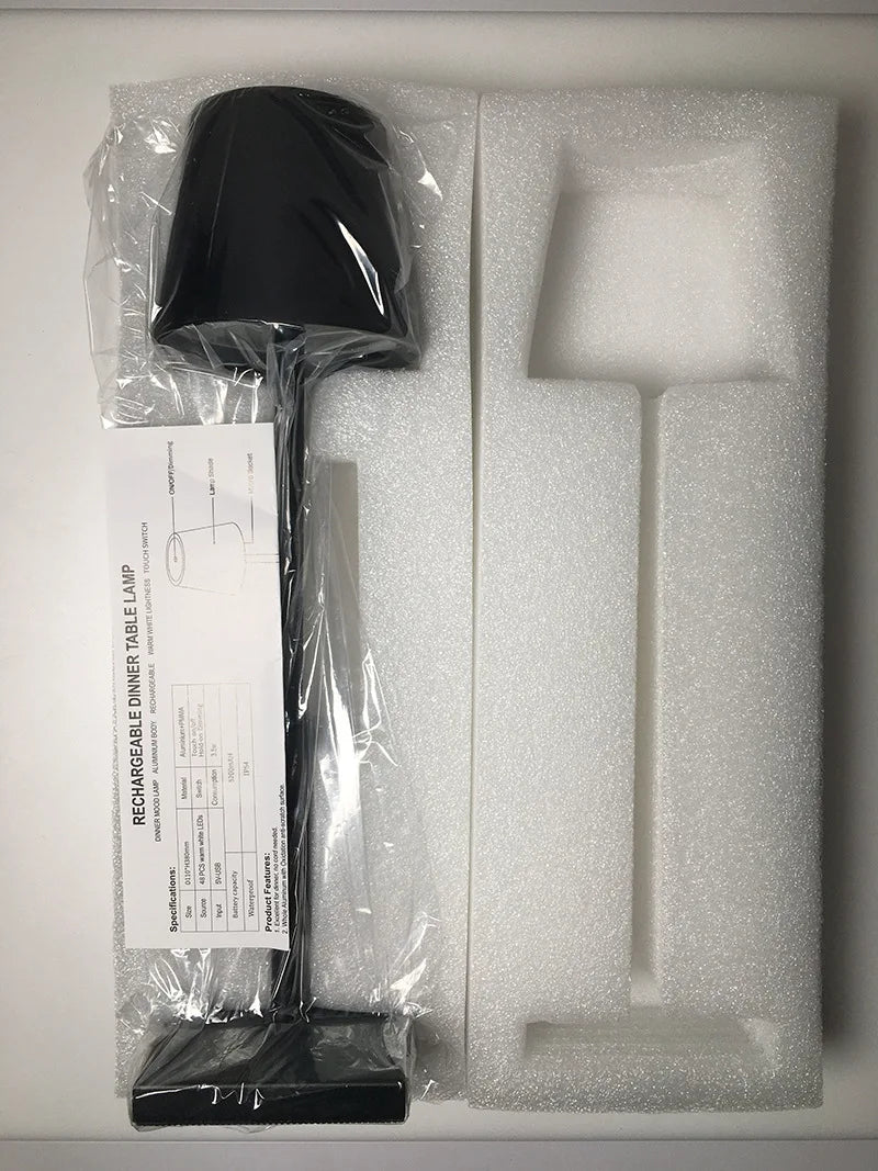 ScandiGlow – Trådløs Bordlampe med dimbar LED og USB-lading for inne og utebruk