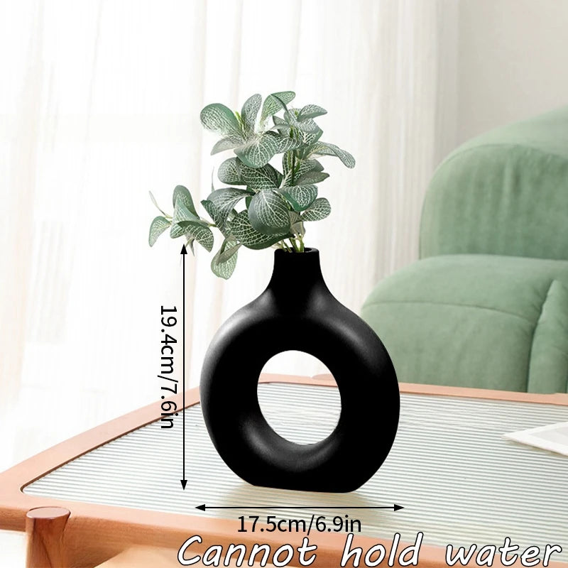 FormaLoop – Keramisk Donut-Vase med Skulpturell Stil og Tidløs Eleganse