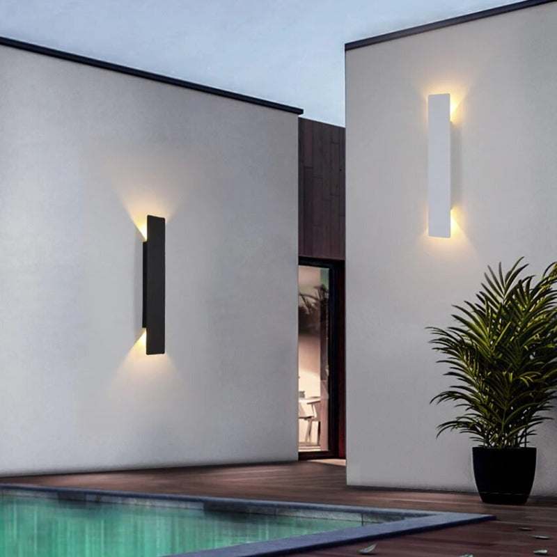 Lumora – Vegglampe LED vanntett i svart/hvitt aluminium – utendørs