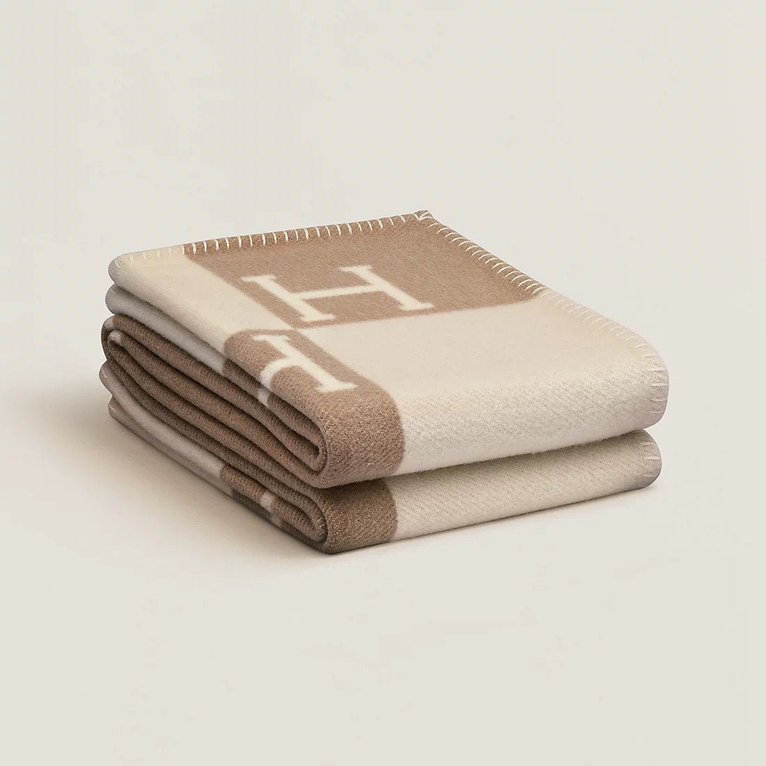 Isabelle – Elegant ull-kashmir-teppe for varme og stil