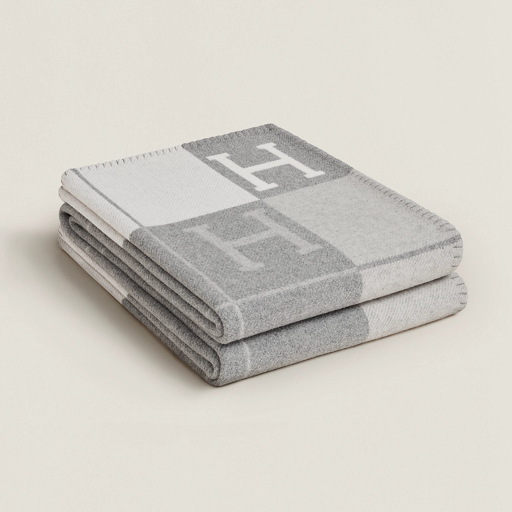 Isabelle – Elegant ull-kashmir-teppe for varme og stil