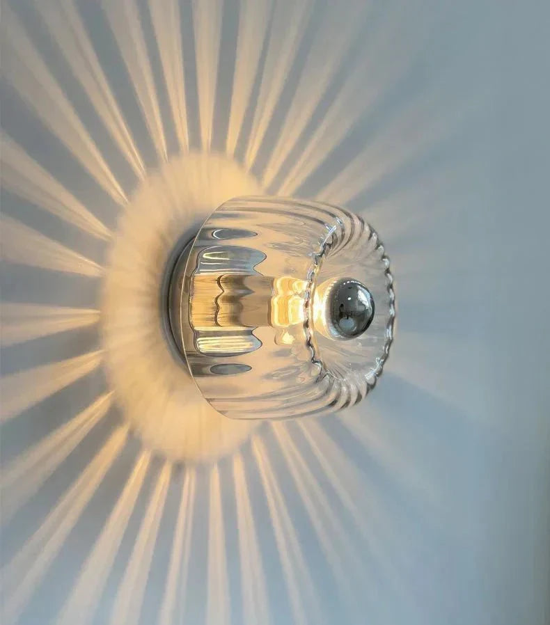Nordic Glow vegglampe i Bauhaus-stil – Skandinavisk eleganse med stemningsfull belysning