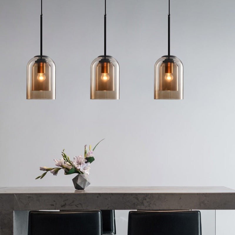 AuraGlas – Elegant pendellampe i dobbeltglass for stilfull belysning