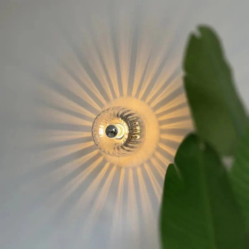 Nordic Glow vegglampe i Bauhaus-stil – Skandinavisk eleganse med stemningsfull belysning